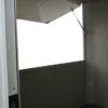 Vista desde interior de Taquilla prefabricada de 2,22 m x 2,22 m con ventana abatible