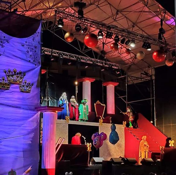 Escenario cabalgata reyes Figueres