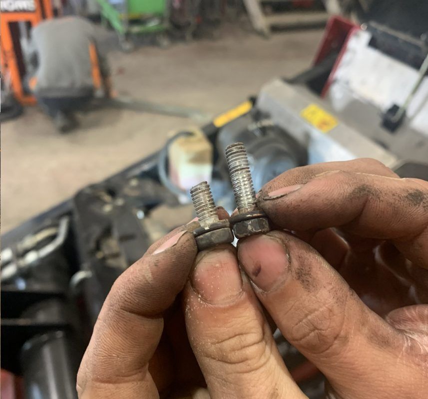 Tornillos bomba refrigeración Dingo