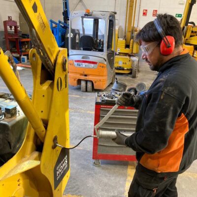 revision minicargadora